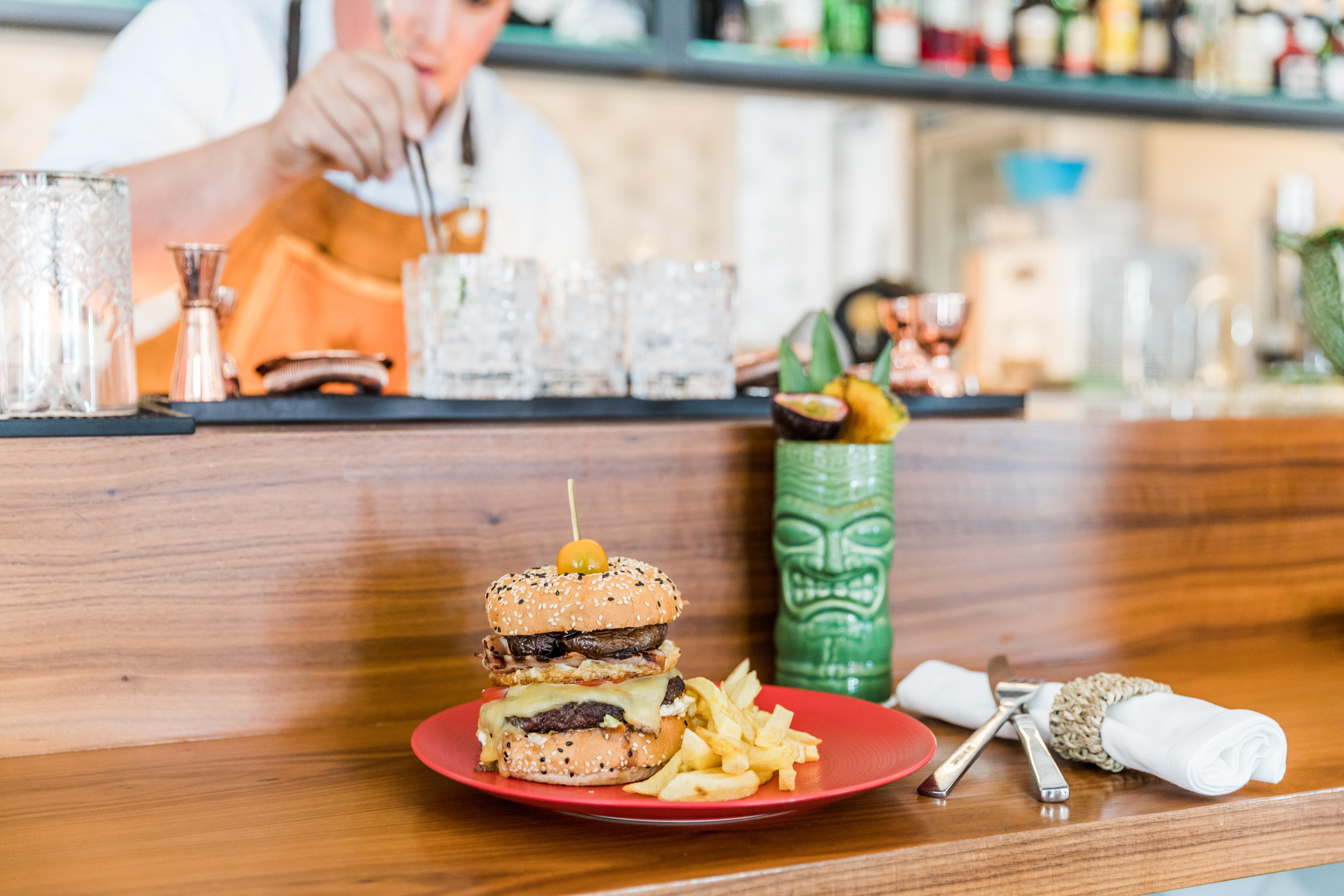 Corpo Santo Lisbon Historical Hotel Exterior photo A burger at a restaurant