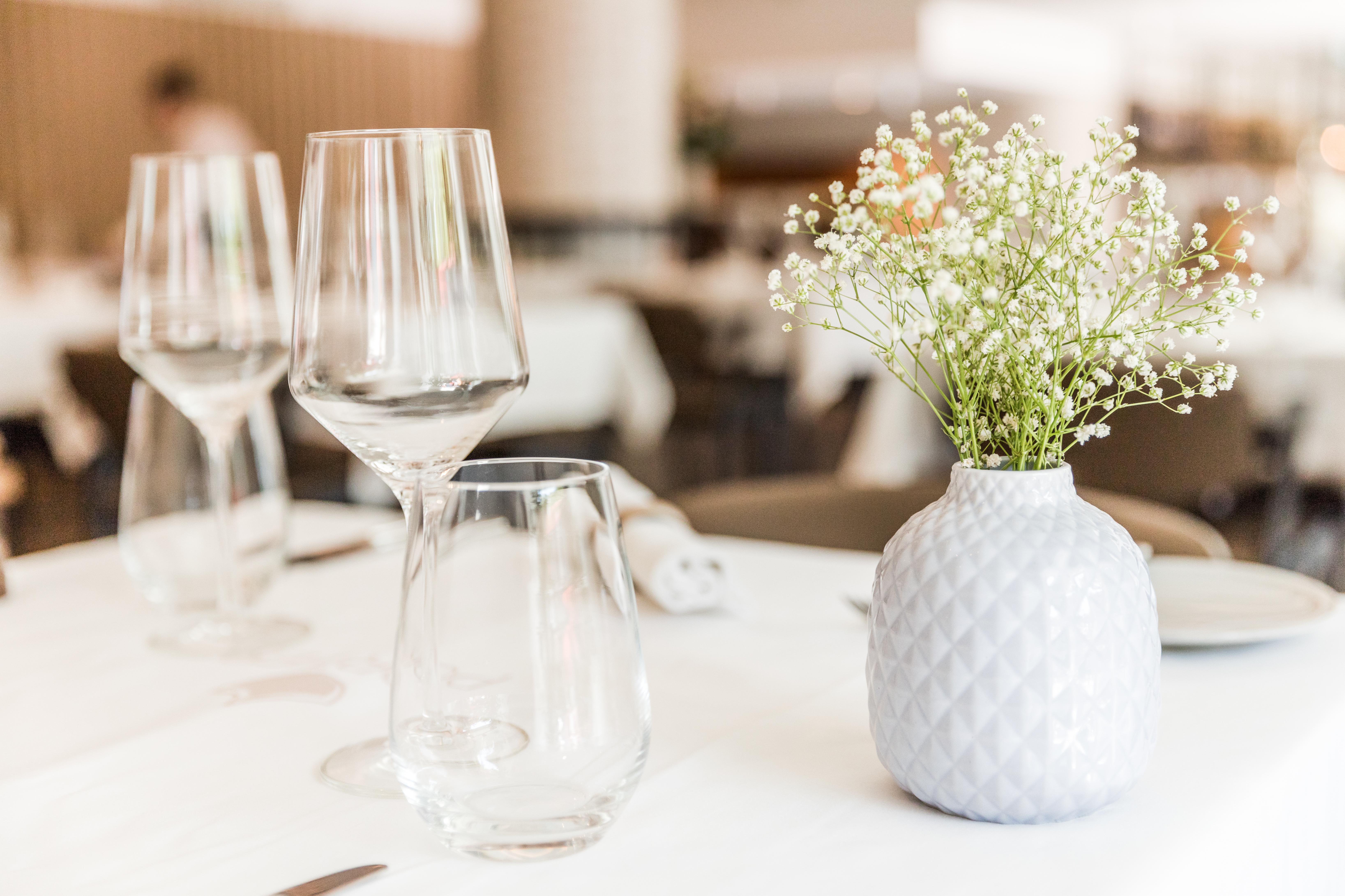 Corpo Santo Lisbon Historical Hotel Exterior photo Restaurant Tableware